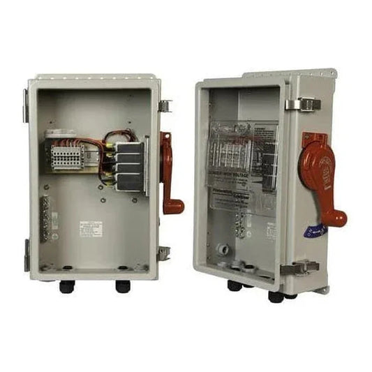 MidNite Solar 4-Pole NEMA 4X Disconnecting Combiner Box MNSOB4X-4P